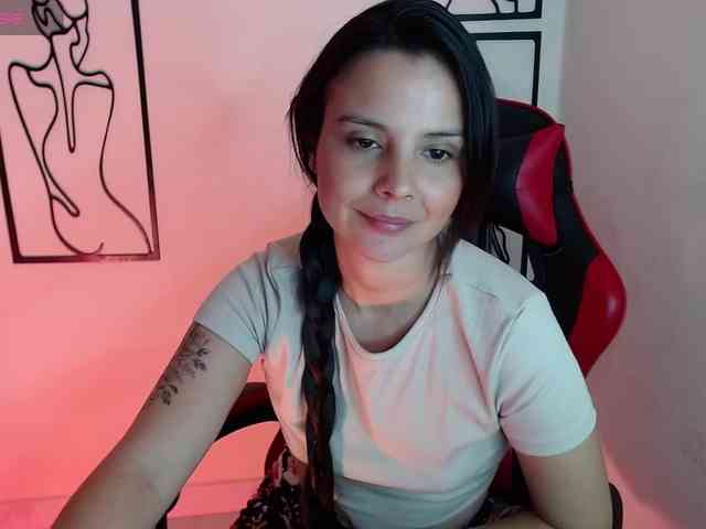 MiaRobinn webcam