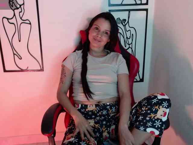 MiaRobinn webcam