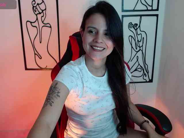 MiaRobinn webcam