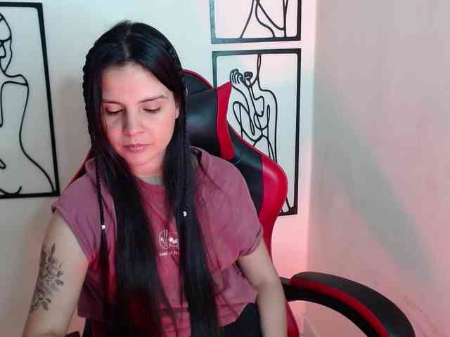 MiaRobinn webcam