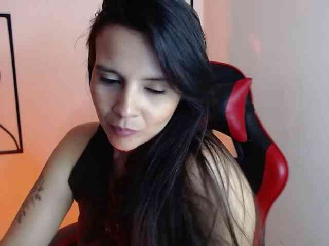 MiaRobinn