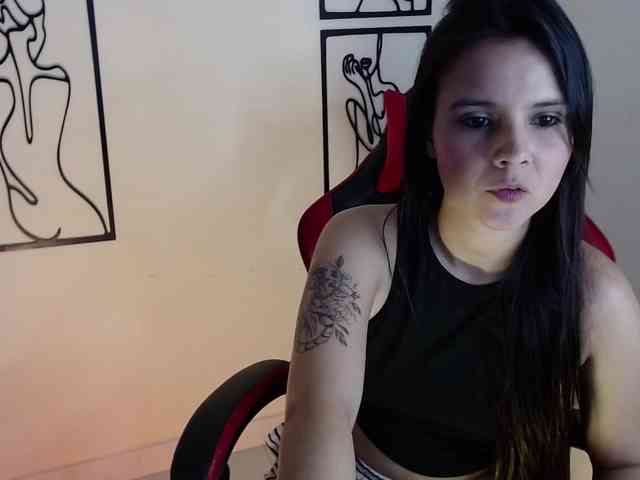 MiaRobinn webcam