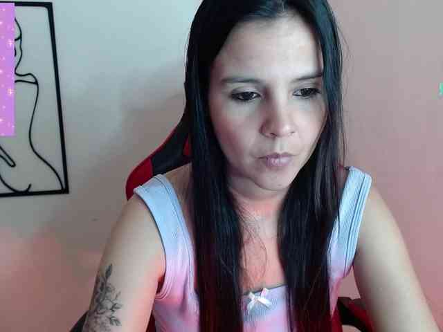 MiaRobinn webcam