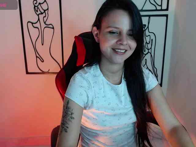 MiaRobinn webcam