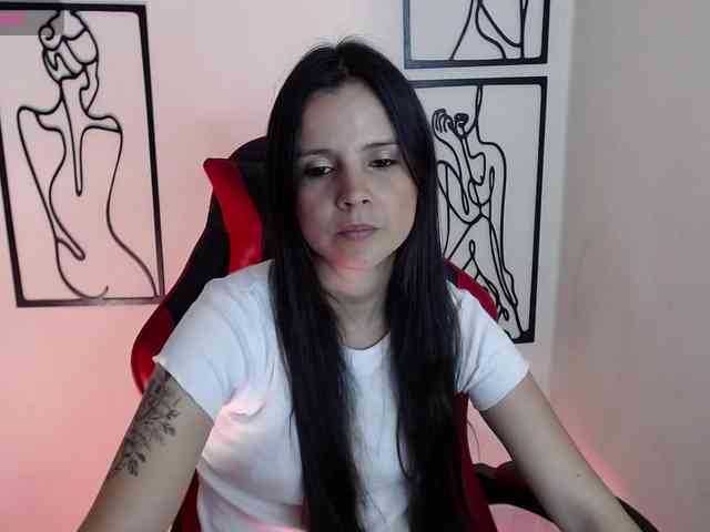 MiaRobinn webcam
