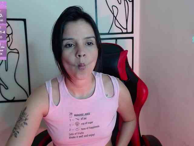 MiaRobinn webcam