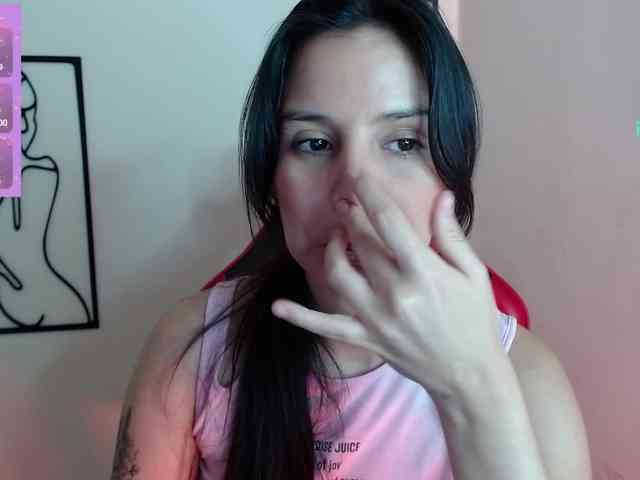 MiaRobinn webcam