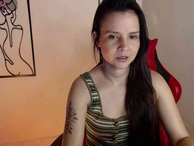 MiaRobinn webcam