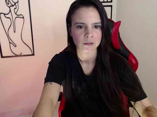 MiaRobinn webcam