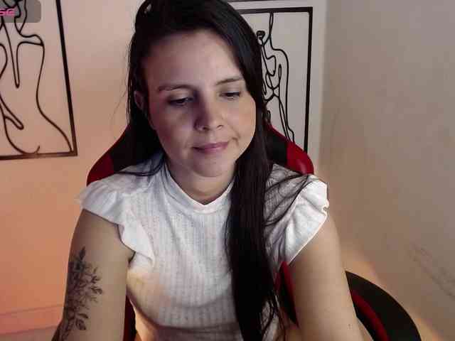 MiaRobinn webcam