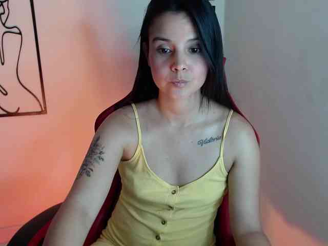 MiaRobinn webcam