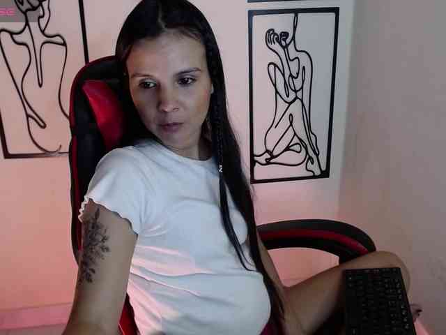 MiaRobinn Live Webcam on BongaCams