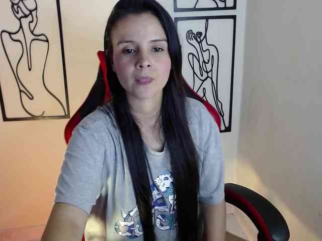 MiaRobinn webcam