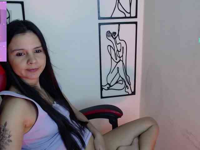 MiaRobinn webcam