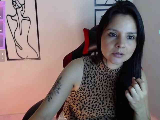 MiaRobinn webcam