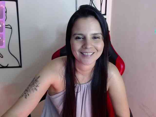 MiaRobinn webcam