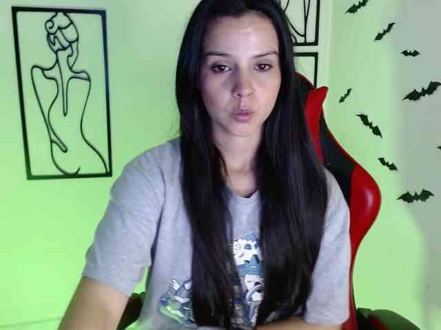 MiaRobinn