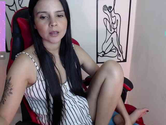 MiaRobinn webcam