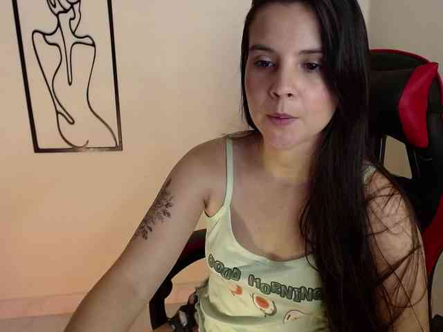MiaRobinn webcam