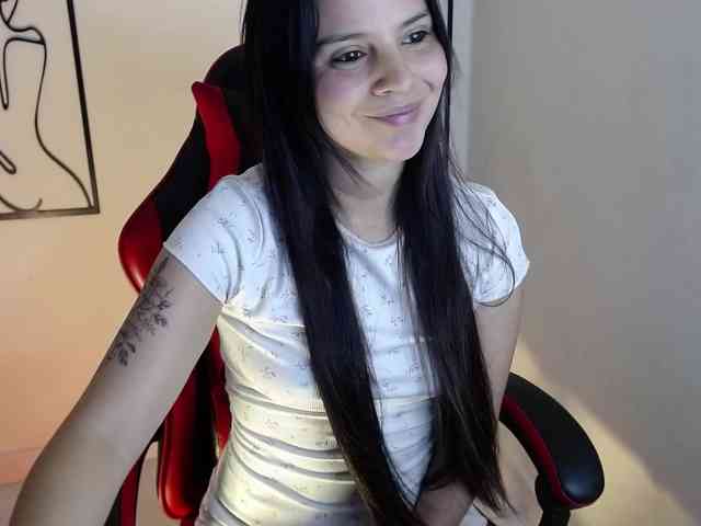 MiaRobinn webcam