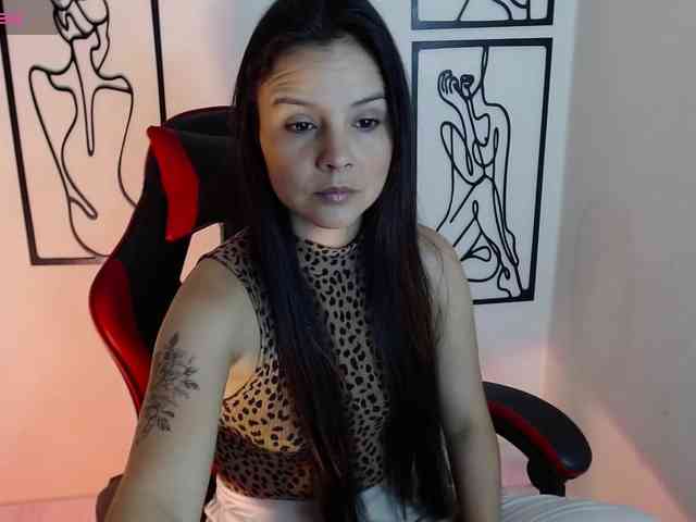 MiaRobinn webcam