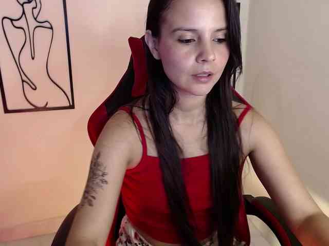 MiaRobinn webcam