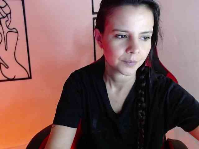 MiaRobinn webcam