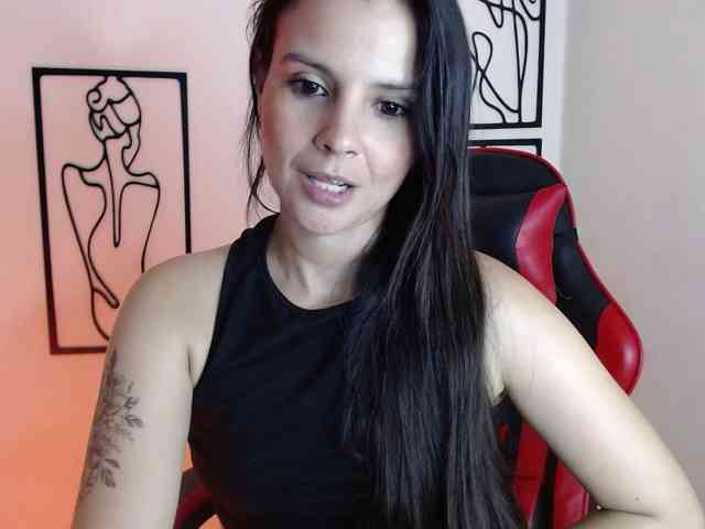 MiaRobinn webcam