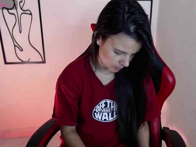MiaRobinn webcam