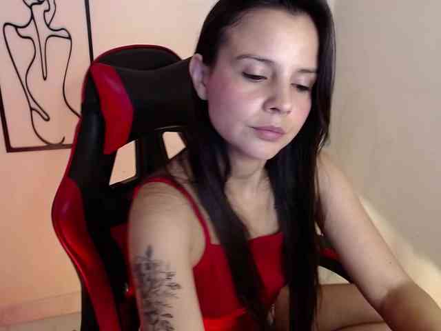 MiaRobinn webcam