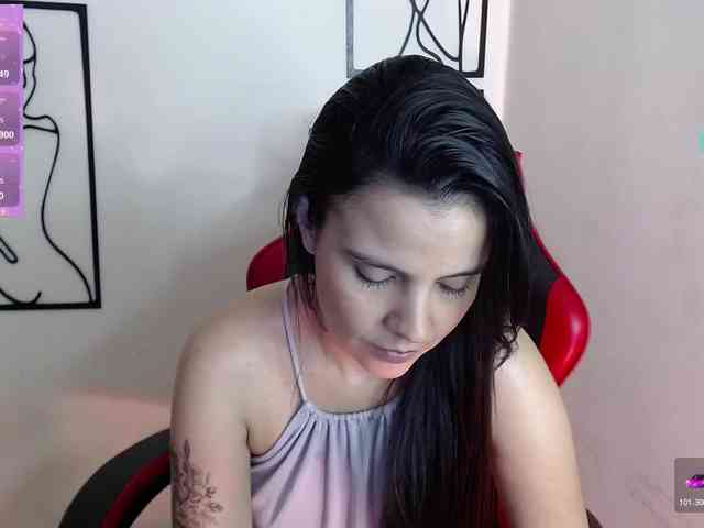 MiaRobinn webcam