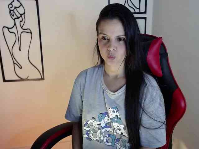 MiaRobinn webcam