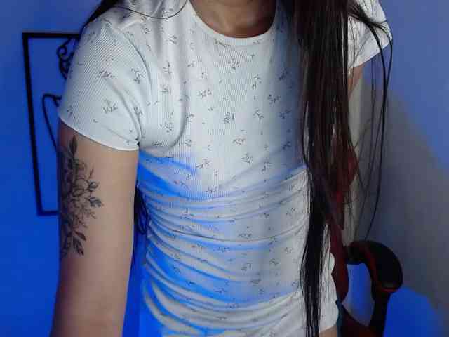 MiaRobinn webcam