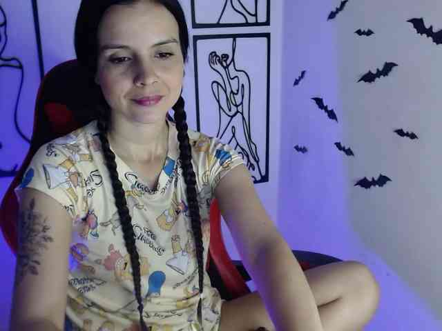 Model: MiaRobinn