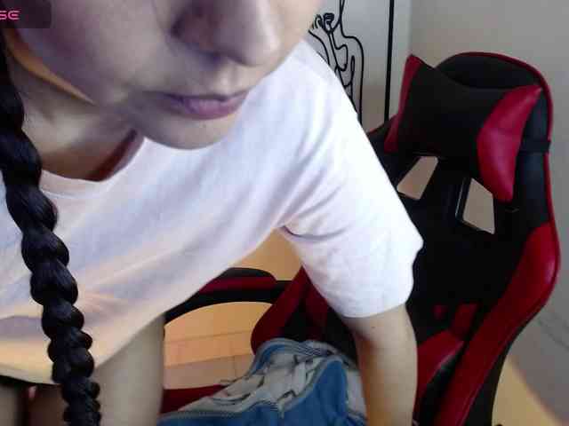 MiaRobinn webcam
