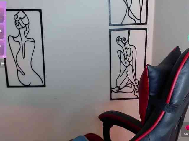 MiaRobinn webcam