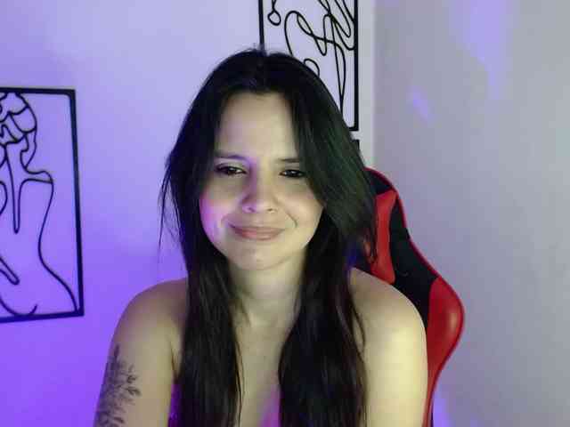 MiaRobinn webcam