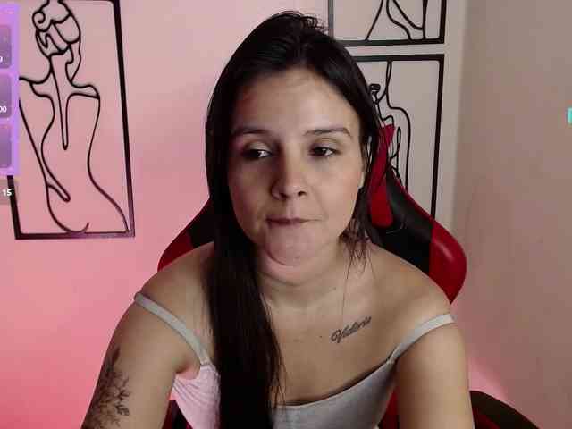 MiaRobinn webcam