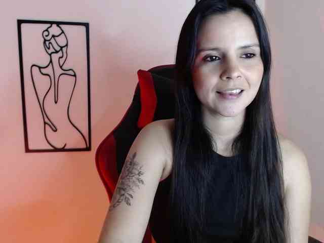 MiaRobinn webcam
