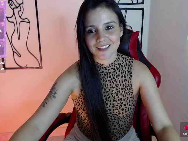 MiaRobinn webcam