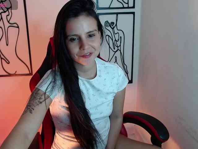 MiaRobinn webcam