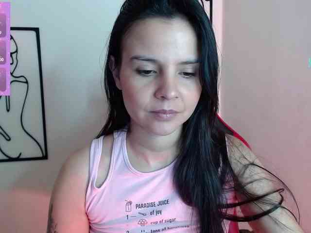 MiaRobinn webcam