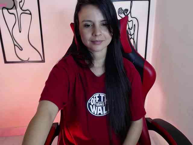 MiaRobinn webcam