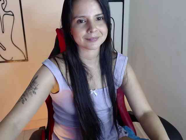 MiaRobinn webcam