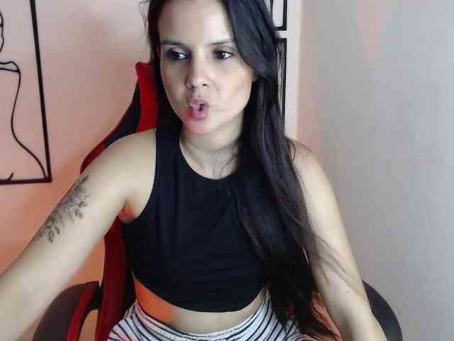 MiaRobinn webcam