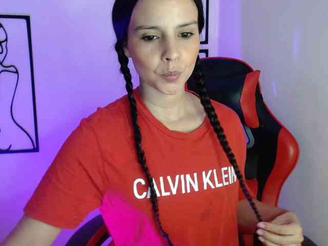 MiaRobinn webcam