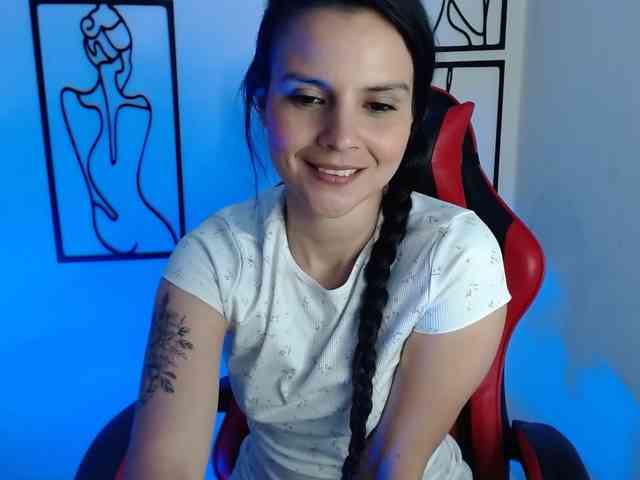MiaRobinn webcam