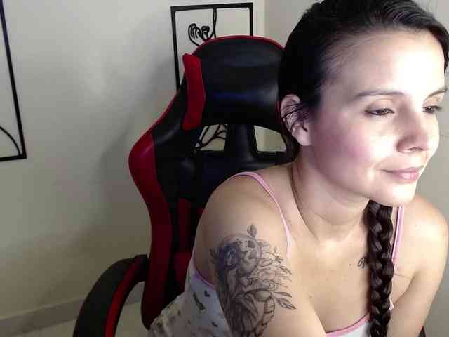 MiaRobinn
