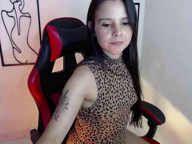 MiaRobinn webcam