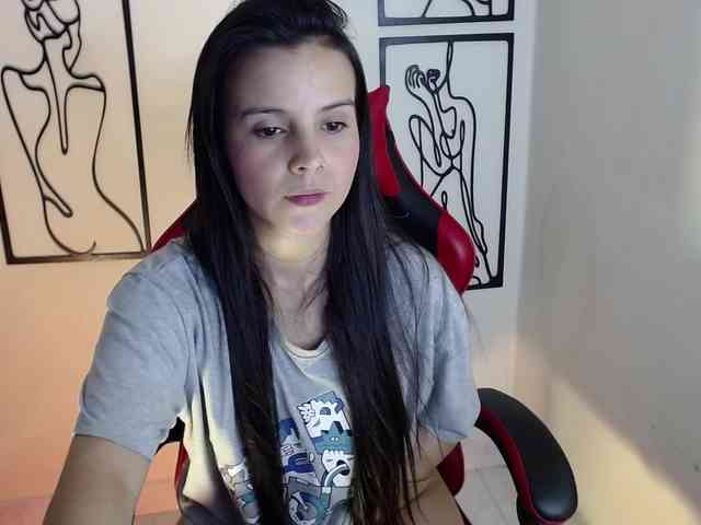 MiaRobinn webcam